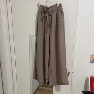 Wide-Leg cropped Tan Pants